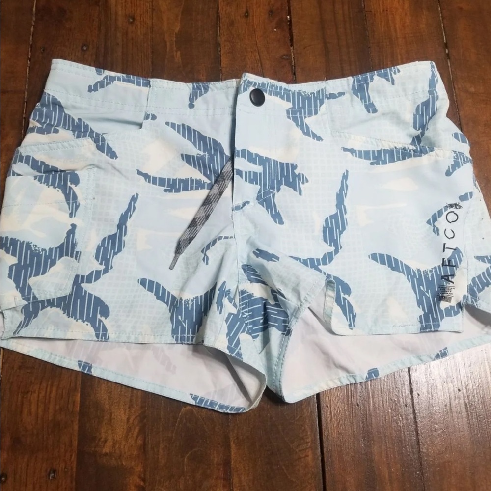 Women’s AFTCO shorts